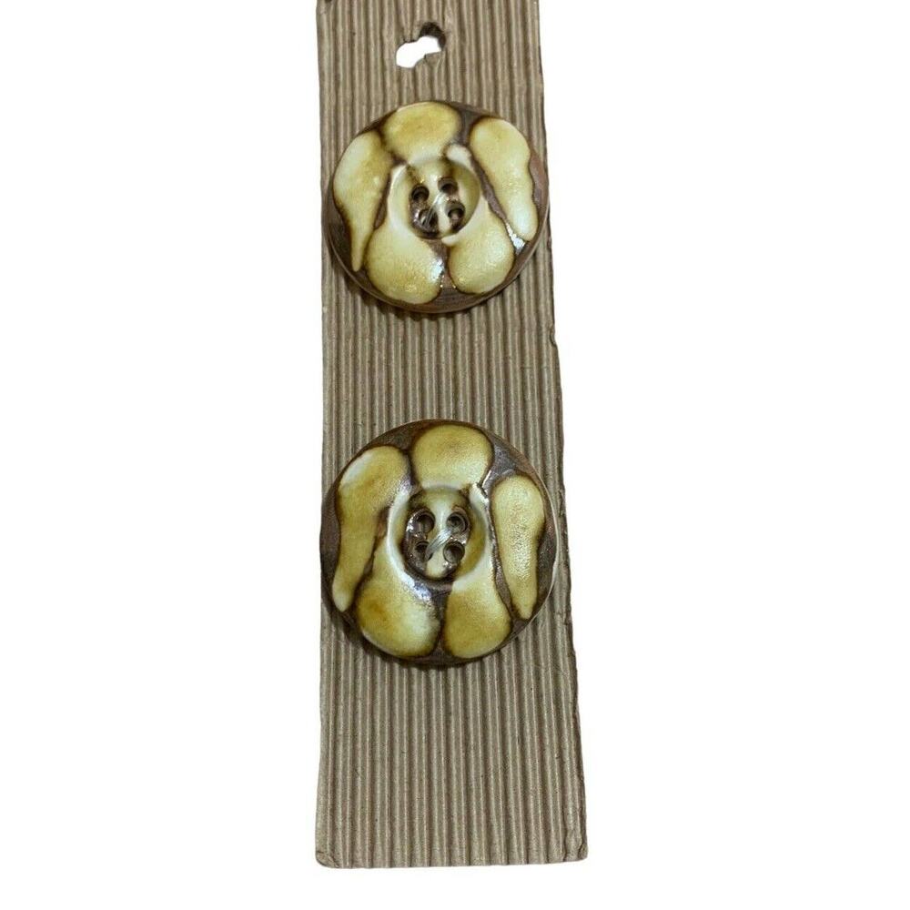 Incomparable Company Set Of 2 Buttons Large Set Of 2 Yellow Brown